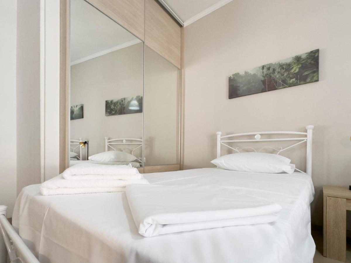 Mihail Voda Modern 55Sqm In Athens Apartment Exterior photo